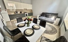 Elite Apartments near the University, Chernivtsi В самому центрі міста здаються в подобову оренду затишні та комфортні для проживання як вдома